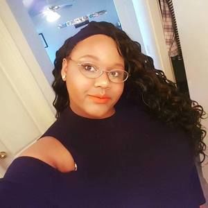 Meet your Posher, Lashae